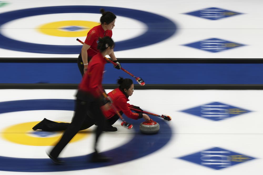 均有亮眼表 均有亮眼表